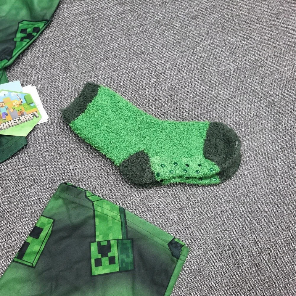 Minecraft Boys' Pajama Set Size Medium 8/10 Green Top Pants with Socks